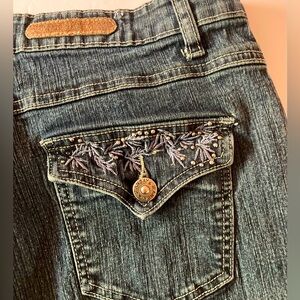 Cosjeans Womens SZ 10 Straight Leg Blue jeans embroidered,embellished pockets